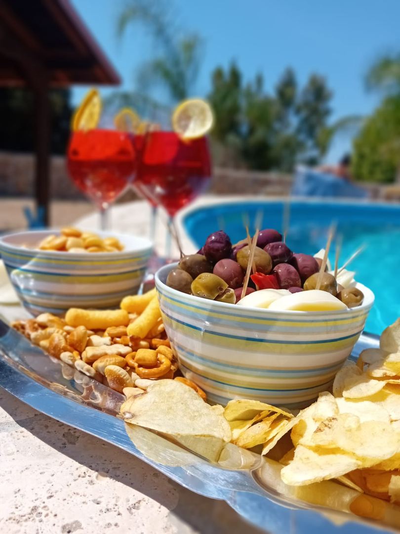 Aperitivo bordo piscina